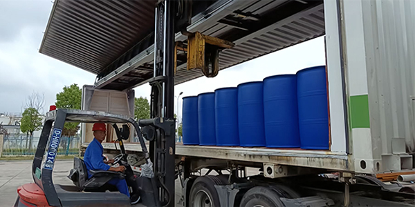 危化品运输车辆核心要求解析，专业配置是安全保障